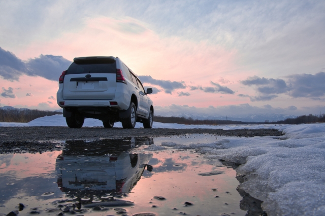 北海道冬の車中泊エンジンかけっぱなしは危険？寒さ対策の必需品もご紹介！